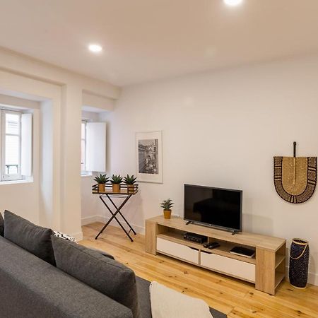 Alfama Chic Penabuquel Apartment Lisbon Bagian luar foto