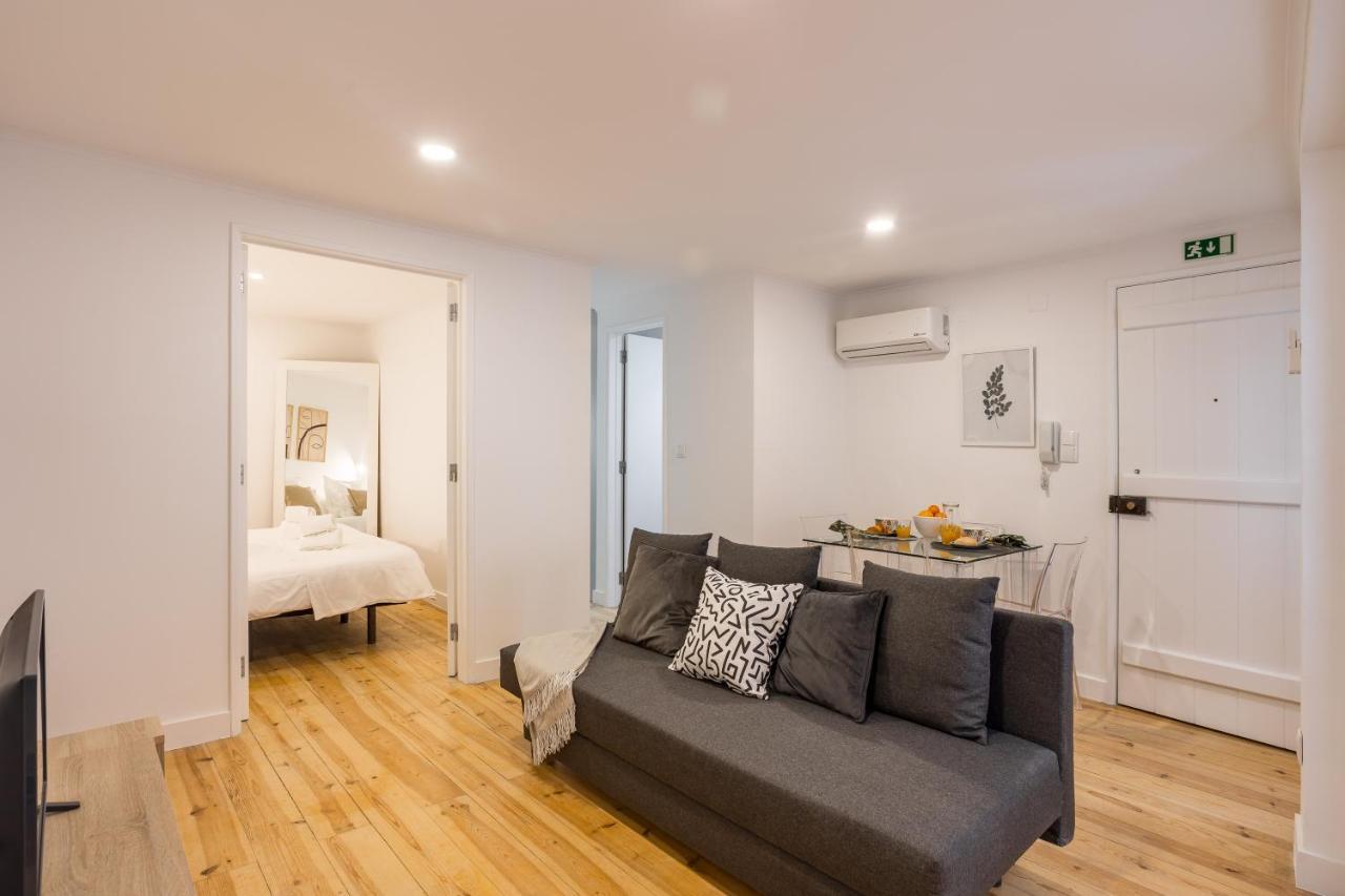 Alfama Chic Penabuquel Apartment Lisbon Bagian luar foto