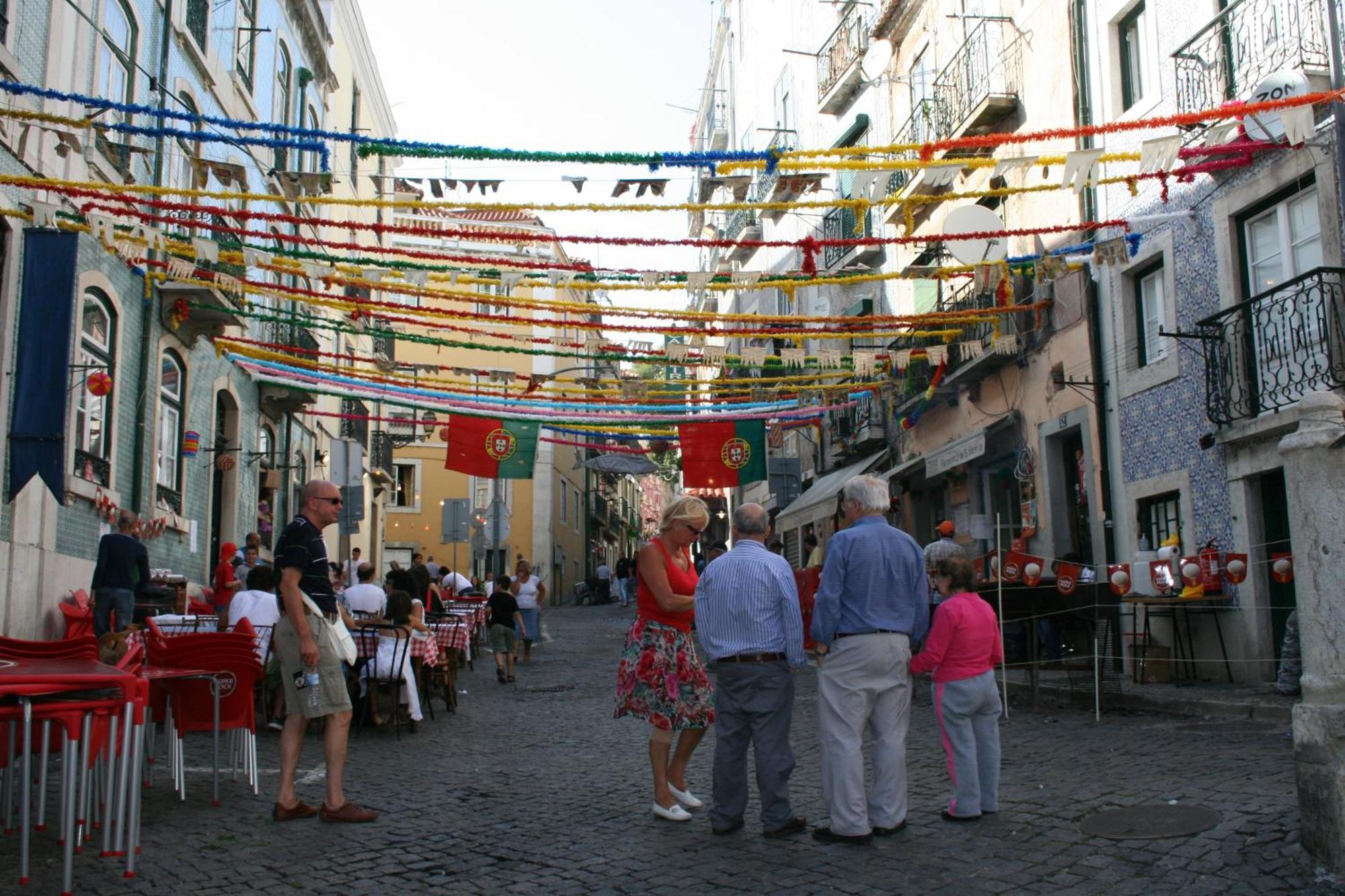 Alfama Chic Penabuquel Apartment Lisbon Bagian luar foto