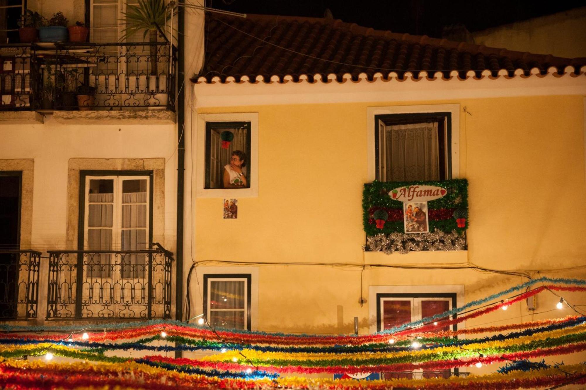Alfama Chic Penabuquel Apartment Lisbon Bagian luar foto